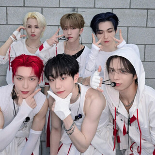 Group-6070e377935112404